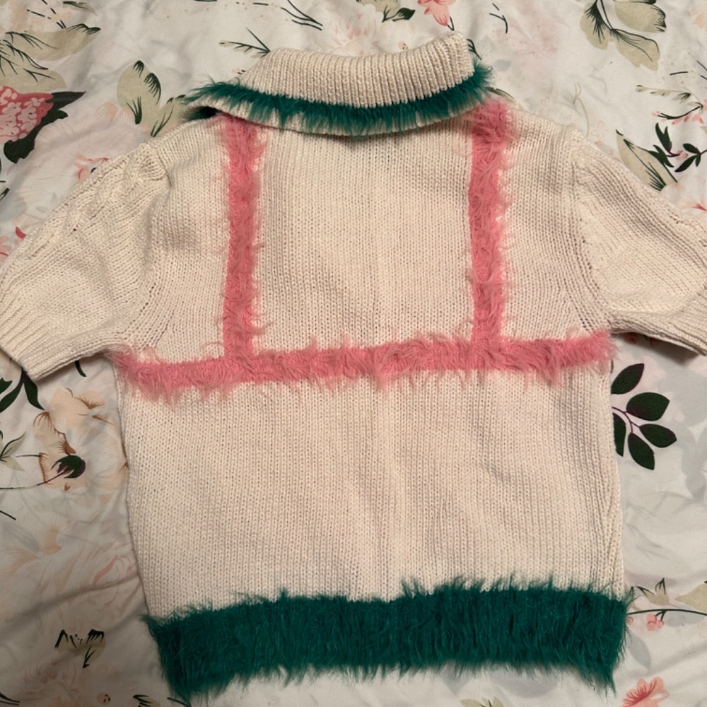Fuzzy sweater - Picture 5 of 6